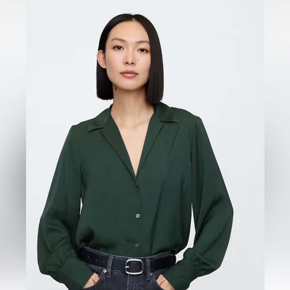 NWT - Women’s Gap Factory, Relaxed Satin Shirt - Essex Green (M)